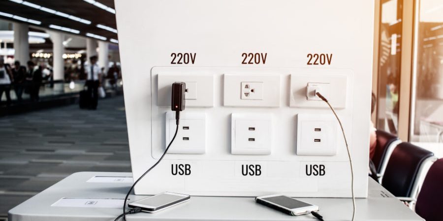 Airport_USB_outlets-900×506
